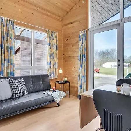 Casa de Férias 2 Bedroom Pet Friendly In *