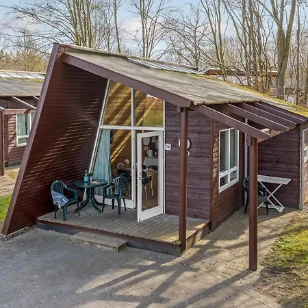 2 Bedroom Pet Friendly In *