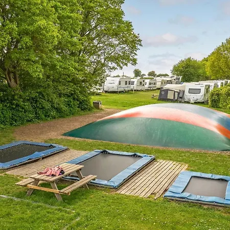 2 Bedroom Pet Friendly In *